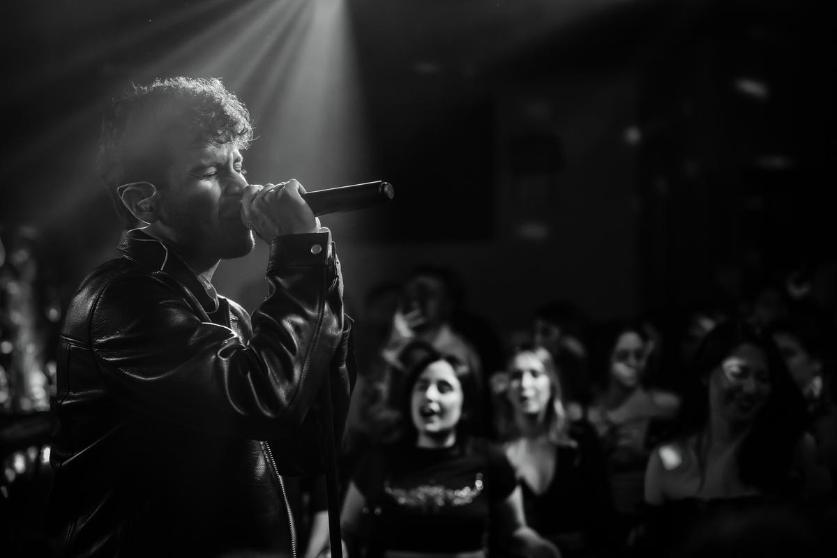 Live band performing at a Quinta 14 event